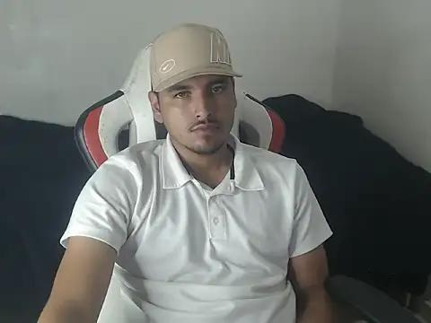 Snapshot of kylian_07 chatting on 07/22/26, 02:35 kylian 07 online show from 07/22/26, 02:35