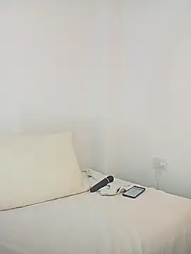 AgathaPember online show from 11/21/25, 11:04