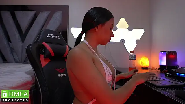 Dubois Amy online show from 12/04/24, 11:41