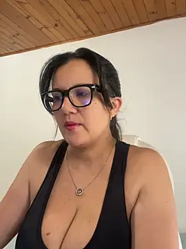 SWEETLILY18 online show from 04/15/26, 12:32