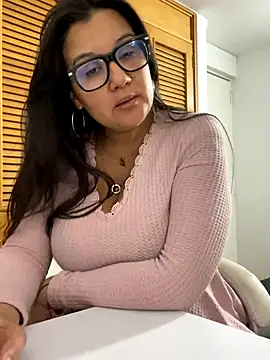 Snapshot of SWEETLILY18 chatting on 09/29/25, 10:04 SWEETLILY18 online show from 09/29/25, 10:04