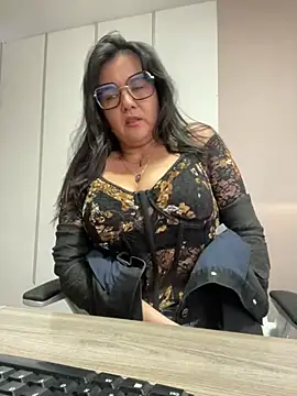 Snapshot of SWEETLILY18 chatting on 03/15/25, 11:40 SWEETLILY18 online show from 03/15/25, 11:40