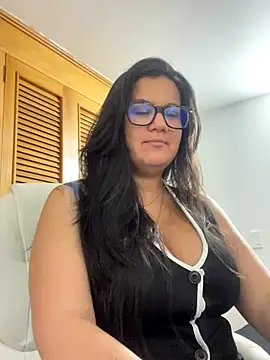 SWEETLILY18 online show from 11/05/25, 10:02