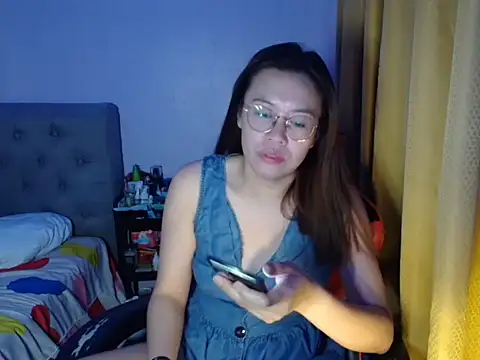 Snapshot of crizzybel chatting on 05/26/26, 03:37 crizzybel online show from 05/26/26, 03:37