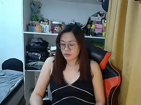 Snapshot of crizzybel chatting on 04/26/26, 05:43 crizzybel online show from 04/26/26, 05:43