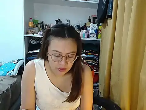 Snapshot of crizzybel chatting on 02/21/26, 04:31 crizzybel online show from 02/21/26, 04:31