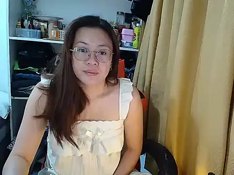 Snapshot of crizzybel chatting on 04/02/26, 06:03 crizzybel online show from 04/02/26, 06:03
