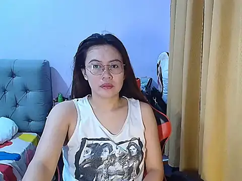 Snapshot of crizzybel chatting on 05/25/26, 01:49 crizzybel online show from 05/25/26, 01:49