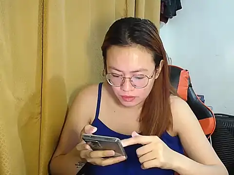 crizzybel online show from 12/04/25, 06:51