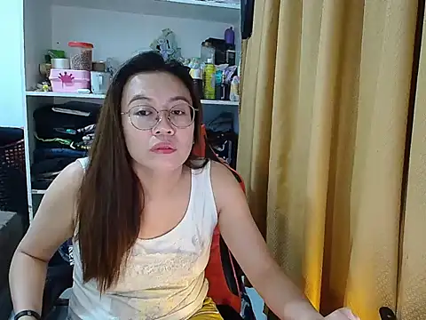 Snapshot of crizzybel chatting on 03/21/26, 02:10 crizzybel online show from 03/21/26, 02:10
