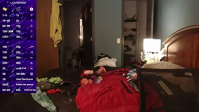 kinkywolf429 online show from 11/11/25, 04:57