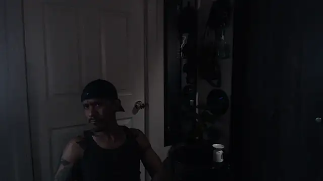 Snapshot of inc25cb@xh chatting on 02/22/25, 03:23 inc25cbxh online show from 02/22/25, 03:23