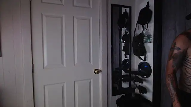 Snapshot of inc25cb@xh chatting on 03/23/25, 05:00 inc25cbxh online show from 03/23/25, 05:00