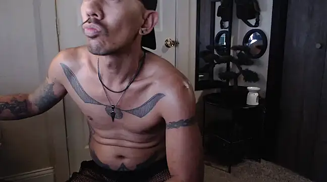 Snapshot of inc25cb@xh chatting on 03/18/25, 06:50 inc25cbxh online show from 03/18/25, 06:50