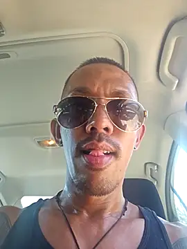 Snapshot of inc25cb@xh chatting on 03/18/25, 06:17 inc25cbxh online show from 03/18/25, 06:17