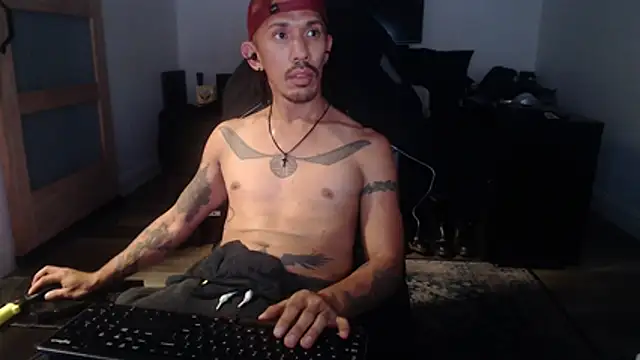 Snapshot of inc25cb@xh chatting on 12/01/25, 08:37 inc25cbxh online show from 12/01/25, 08:37