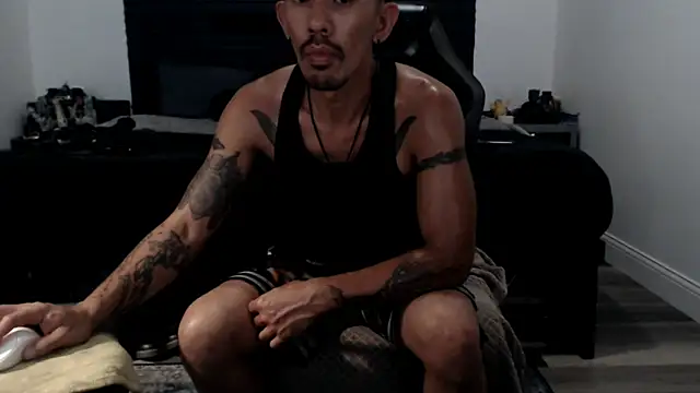 Snapshot of inc25cb@xh chatting on 03/15/26, 06:42 inc25cbxh online show from 03/15/26, 06:42