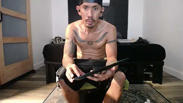 Snapshot of inc25cb@xh chatting on 03/19/26, 07:52 inc25cbxh online show from 03/19/26, 07:52