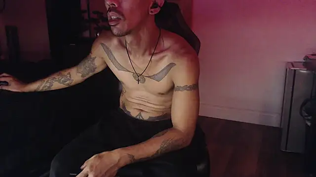 Snapshot of inc25cb@xh chatting on 10/27/25, 06:58 inc25cbxh online show from 10/27/25, 06:58