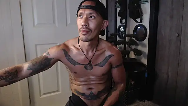 Snapshot of inc25cb@xh chatting on 03/19/25, 05:30 inc25cbxh online show from 03/19/25, 05:30