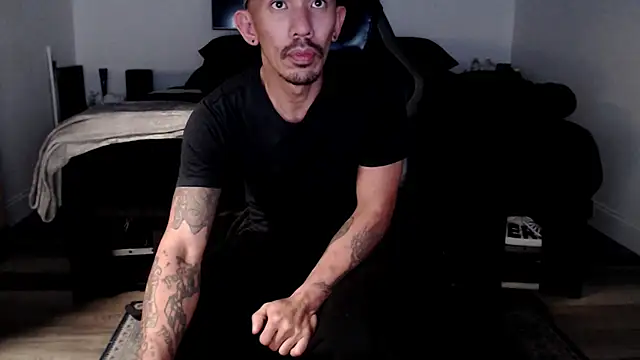 Snapshot of inc25cb@xh chatting on 01/19/26, 07:56 inc25cbxh online show from 01/19/26, 07:56