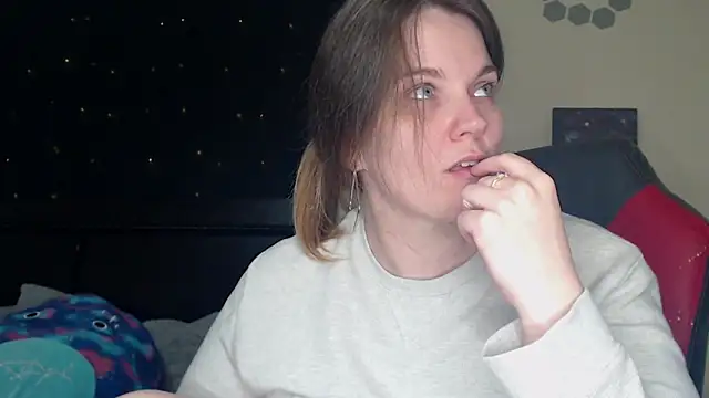 Snapshot of ToxicLilly chatting on 03/11/25, 10:07 ToxicLilly online show from 03/11/25, 10:07