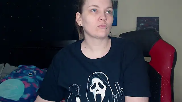 Snapshot of ToxicLilly chatting on 01/24/25, 08:34 ToxicLilly online show from 01/24/25, 08:34