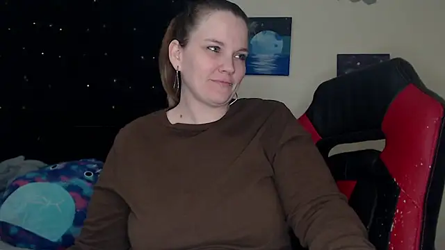 Snapshot of ToxicLilly chatting on 02/09/25, 08:21 ToxicLilly online show from 02/09/25, 08:21