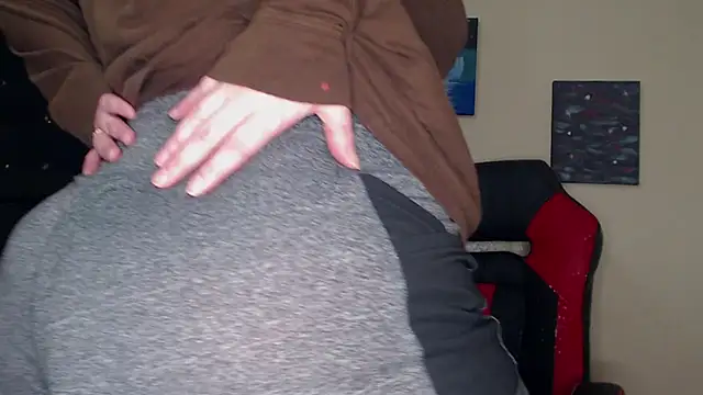 Snapshot of ToxicLilly chatting on 03/17/25, 09:22 ToxicLilly online show from 03/17/25, 09:22