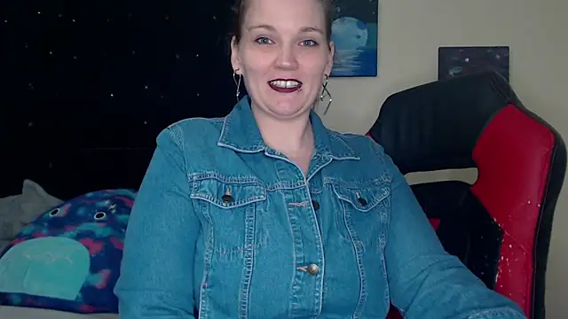 Snapshot of ToxicLilly chatting on 01/06/25, 11:51 ToxicLilly online show from 01/06/25, 11:51