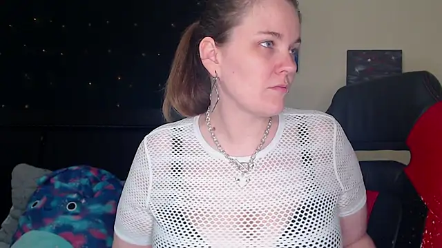 Snapshot of ToxicLilly chatting on 03/19/25, 08:23 ToxicLilly online show from 03/19/25, 08:23