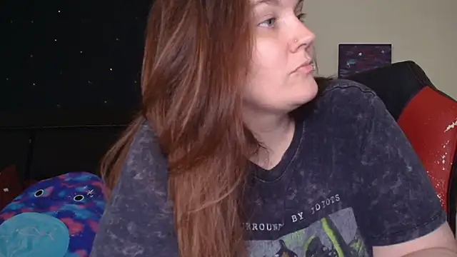 Snapshot of ToxicLilly chatting on 10/29/25, 07:40 ToxicLilly online show from 10/29/25, 07:40