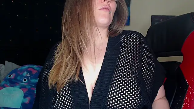 Snapshot of ToxicLilly chatting on 03/08/25, 11:27 ToxicLilly online show from 03/08/25, 11:27