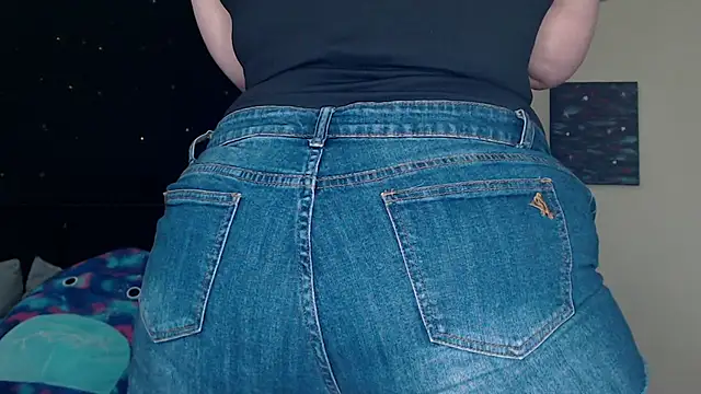 Snapshot of ToxicLilly chatting on 01/04/25, 01:31 ToxicLilly online show from 01/04/25, 01:31