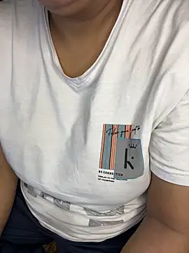 Zoya Varma004 online show from 04/12/26, 06:38