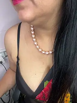 Zoya Varma004 online show from 01/12/26, 09:38