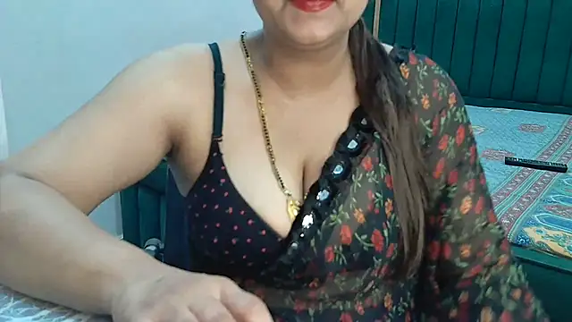 Snapshot of Zoya_Varma004 chatting on 07/17/26, 06:16 Zoya Varma004 online show from 07/17/26, 06:16