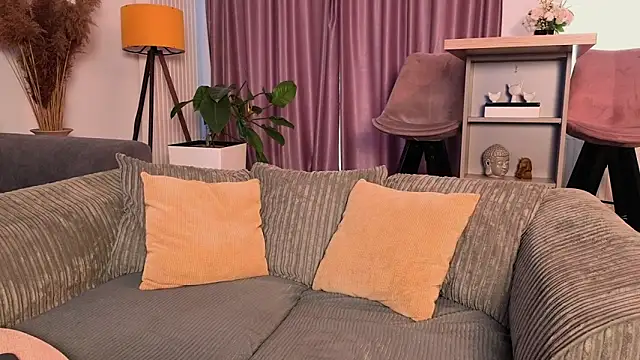 MayaCroft online show from 04/02/26, 09:27