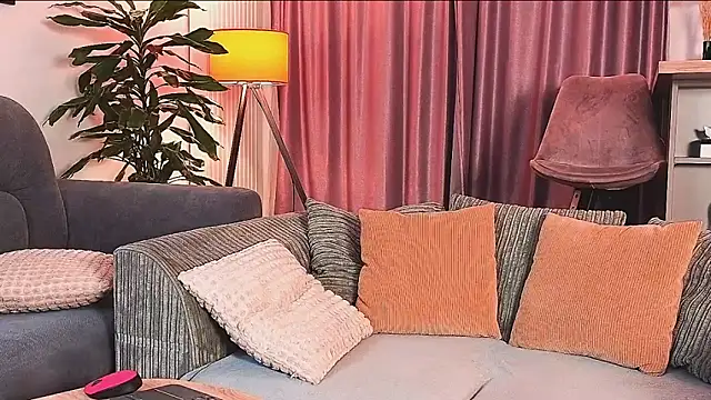 Snapshot of MayaCroft chatting on 12/02/24, 03:31 MayaCroft online show from 12/02/24, 03:31