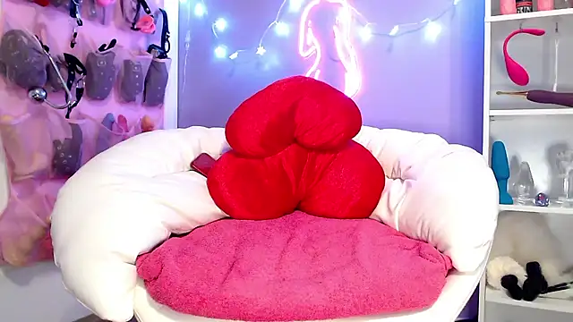 Snapshot of Sweeeets85 chatting on 11/24/25, 02:17 Sweeeets85 online show from 11/24/25, 02:17