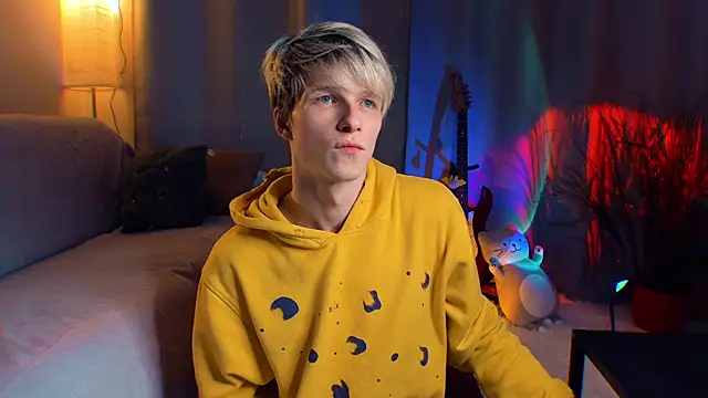 Breston Sweet online show from 03/25/26, 04:28