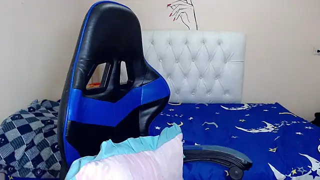 Leylafourniert online show from 03/19/26, 07:14