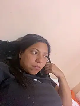 Leylafourniert online show from 02/25/25, 06:33