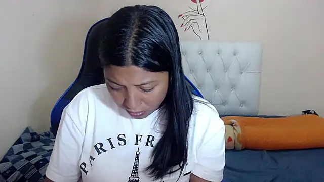 Leylafourniert online show from 04/08/26, 06:42