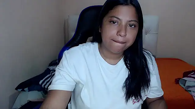 Leylafourniert online show from 12/13/25, 08:15