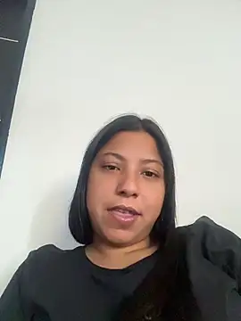 Leylafourniert online show from 05/16/26, 07:24