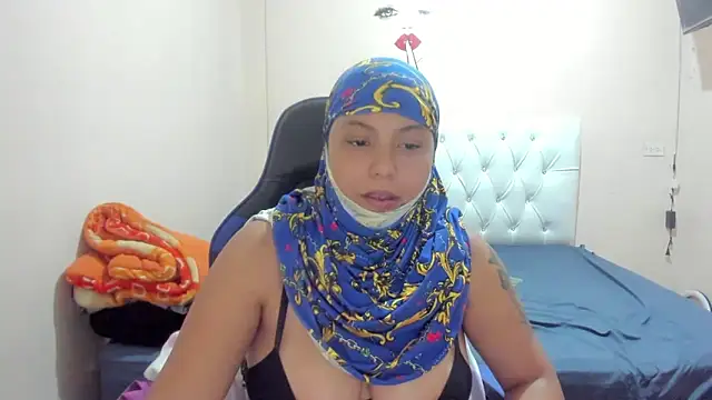 Leylafourniert online show from 02/12/25, 11:30