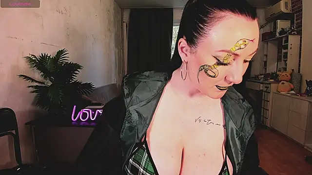 Snapshot of Mira_Xo_ chatting on 10/17/25, 10:50 Mira Xo online show from 10/17/25, 10:50