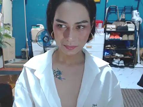 Snapshot of BonaBarrameda chatting on 07/13/26, 02:27 BonaBarrameda online show from 07/13/26, 02:27