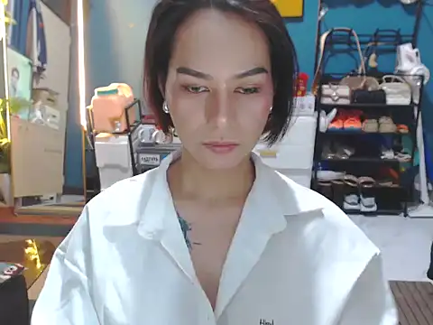 Snapshot of BonaBarrameda chatting on 06/27/26, 01:28 BonaBarrameda online show from 06/27/26, 01:28